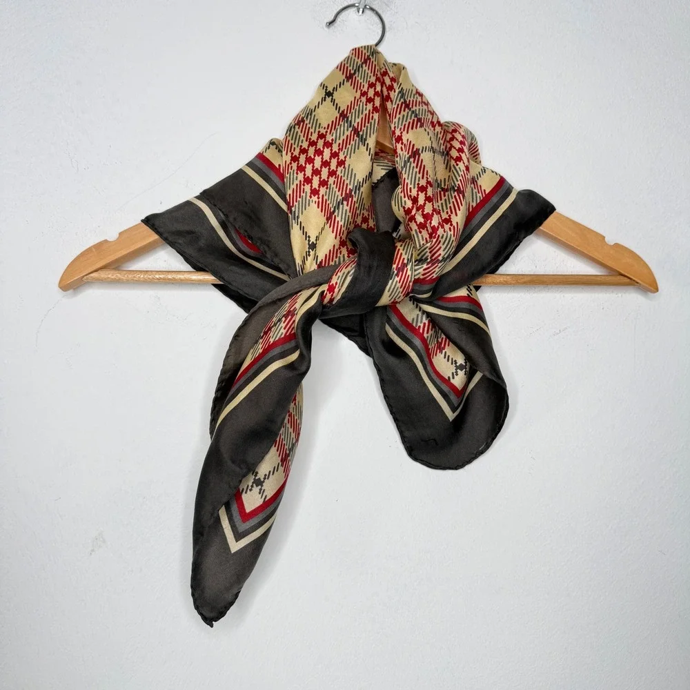 Echo Womens Scarf Beige Red‎ Plaid Hand Roll Vintage Classic Preppy Chic